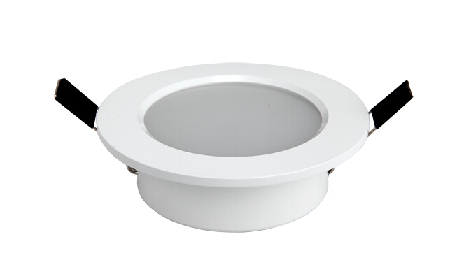 華輝照明LED筒燈驅動為恒流隔離外置驅動,便于安裝維護,與光源板實現完美匹配。 華輝照明LED筒燈驅動為恒流隔離外置驅動,便于安裝維護,與光源板實現完美匹配。