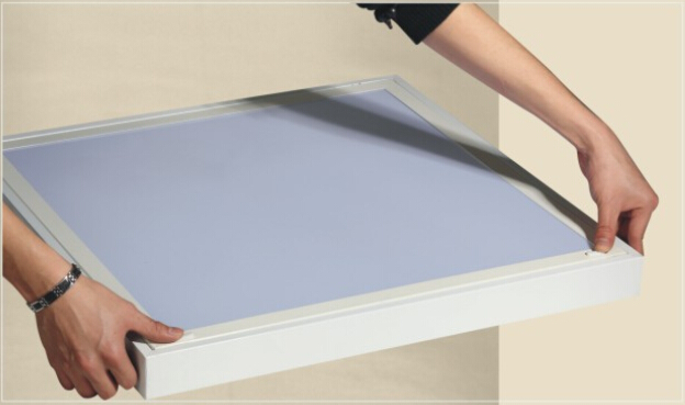 華輝照明專業格柵燈廠家，標準的流程與質檢程序確保led格柵燈質量穩定如一。