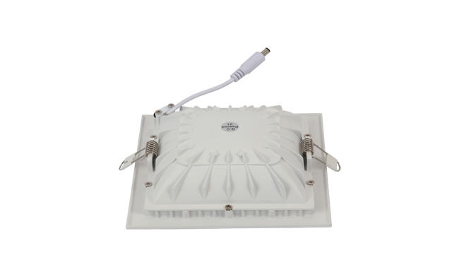 華輝照明專業LED筒燈廠家，標準的流程與質檢程序確保COB筒燈質量穩定如一。