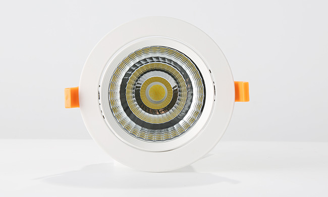 華輝照明成立于1987年，是一家專業生產LED辦公吊線燈,led面板燈,面板燈廠家,直發光面板燈，側發光面板燈的大型企業。