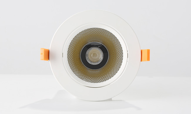 華輝照明成立于1987年，是一家專業生產LED辦公吊線燈,led面板燈,面板燈廠家,直發光面板燈，側發光面板燈的大型企業。