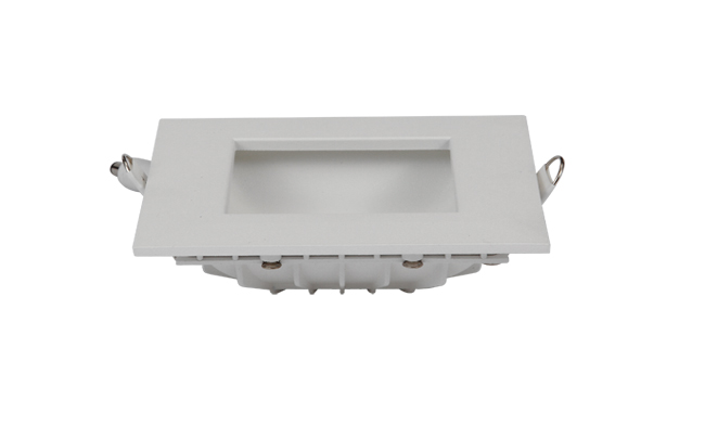 華輝照明LED筒燈驅動為恒流隔離外置驅動，便于安裝維護，與光源板實現完美匹配。