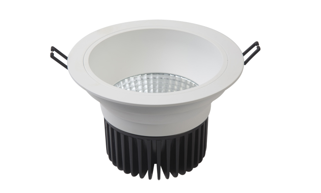 華輝照明LED筒燈驅動為恒流隔離外置驅動，便于安裝維護，與光源板實現完美匹配。